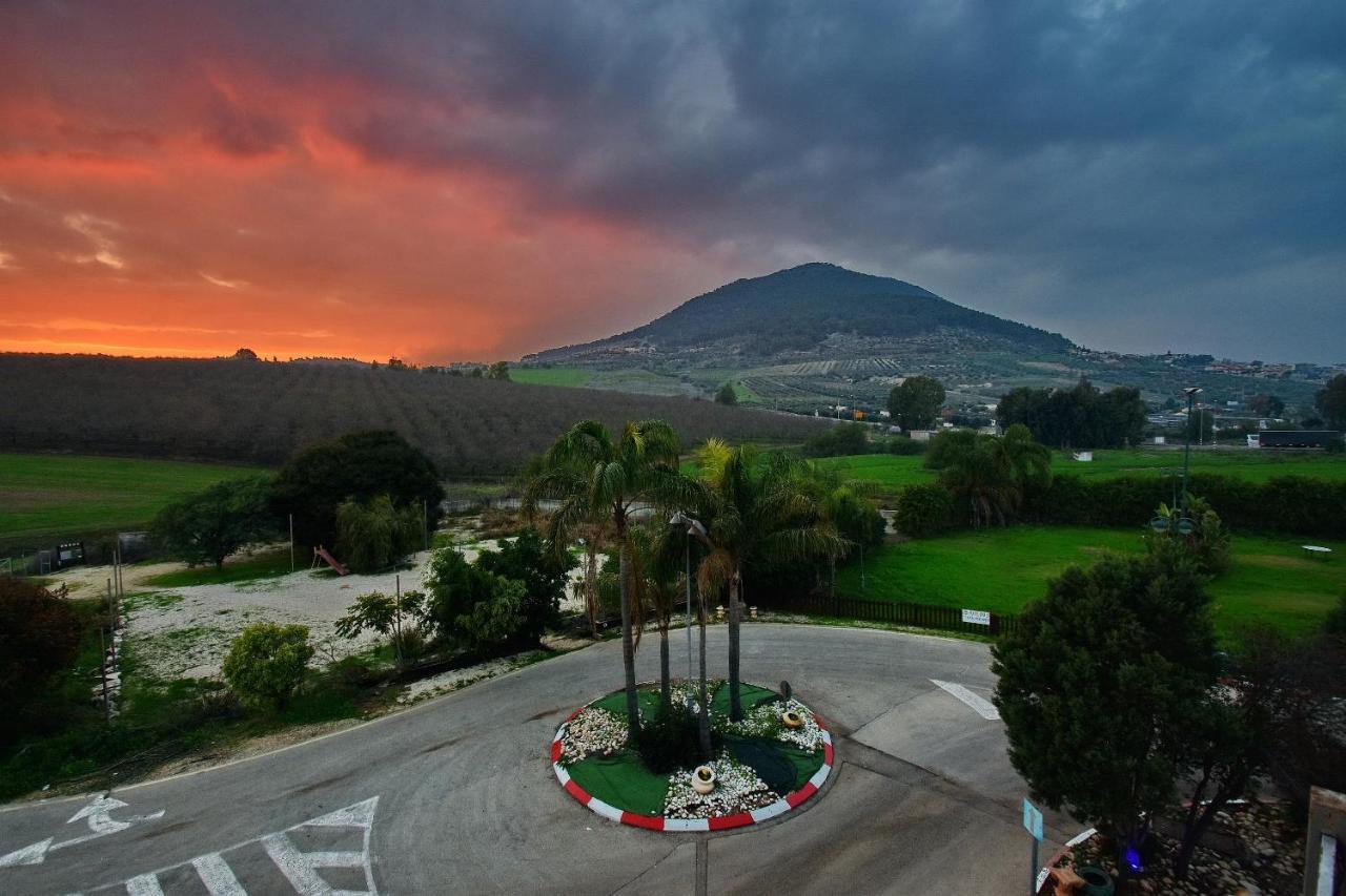 Pearl Of The Valley Hotel Kfar Tavor Zewnętrze zdjęcie